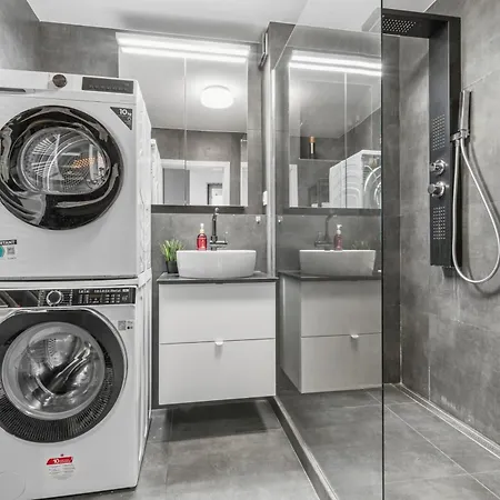 Industrial Loft Retreat W Ac And Garage Parking Apartment Bratislava
