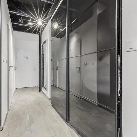 Apartment Industrial Loft Retreat W Ac And Garage Parking